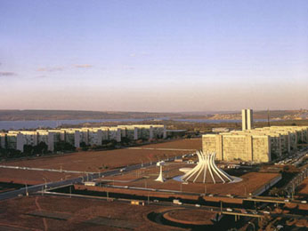 Discover Brazilia, capital and 4th largest city of Brazil (2,529,000 people)